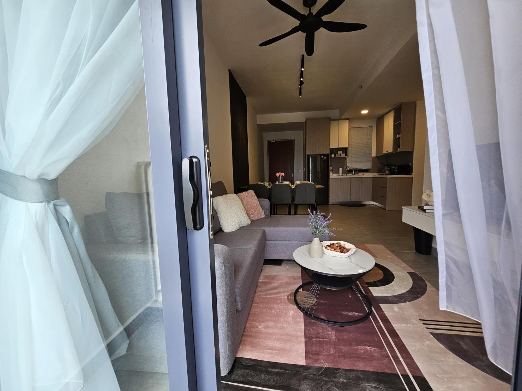 Stylish Sunsuria Forum 5mins To Sccc 6pax Apartment