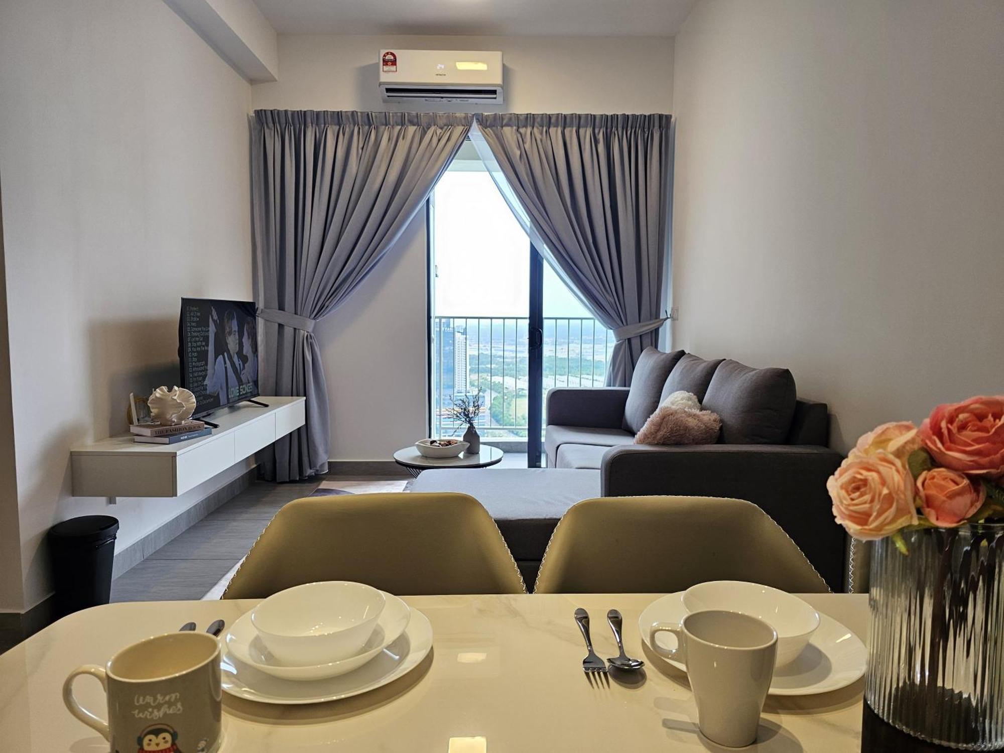 Apartment Stylish Sunsuria Forum 5mins To Sccc 6pax
